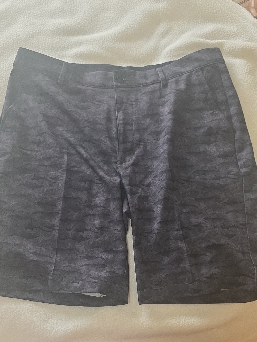 Greg Norman Collection Men's Black Gray Camouflage Flat-Front Shorts